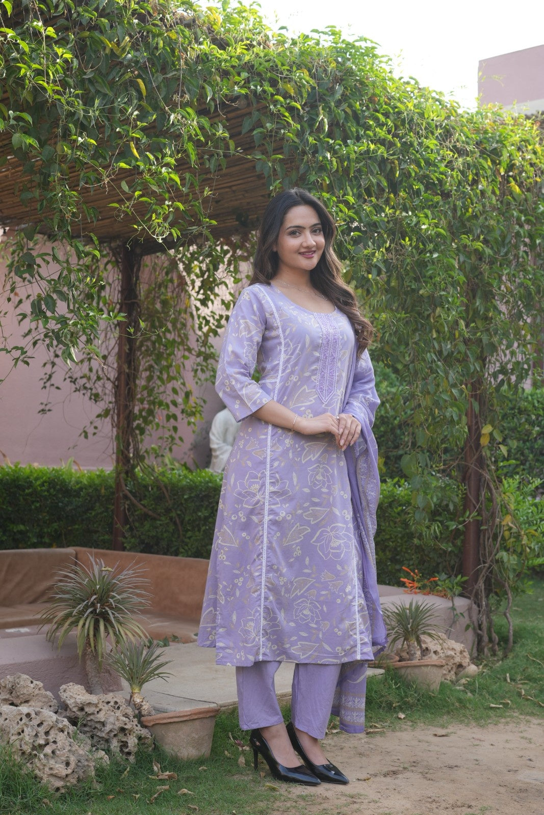Lavender Floral Ethnic Set – Kurta, Pant & Dupatta