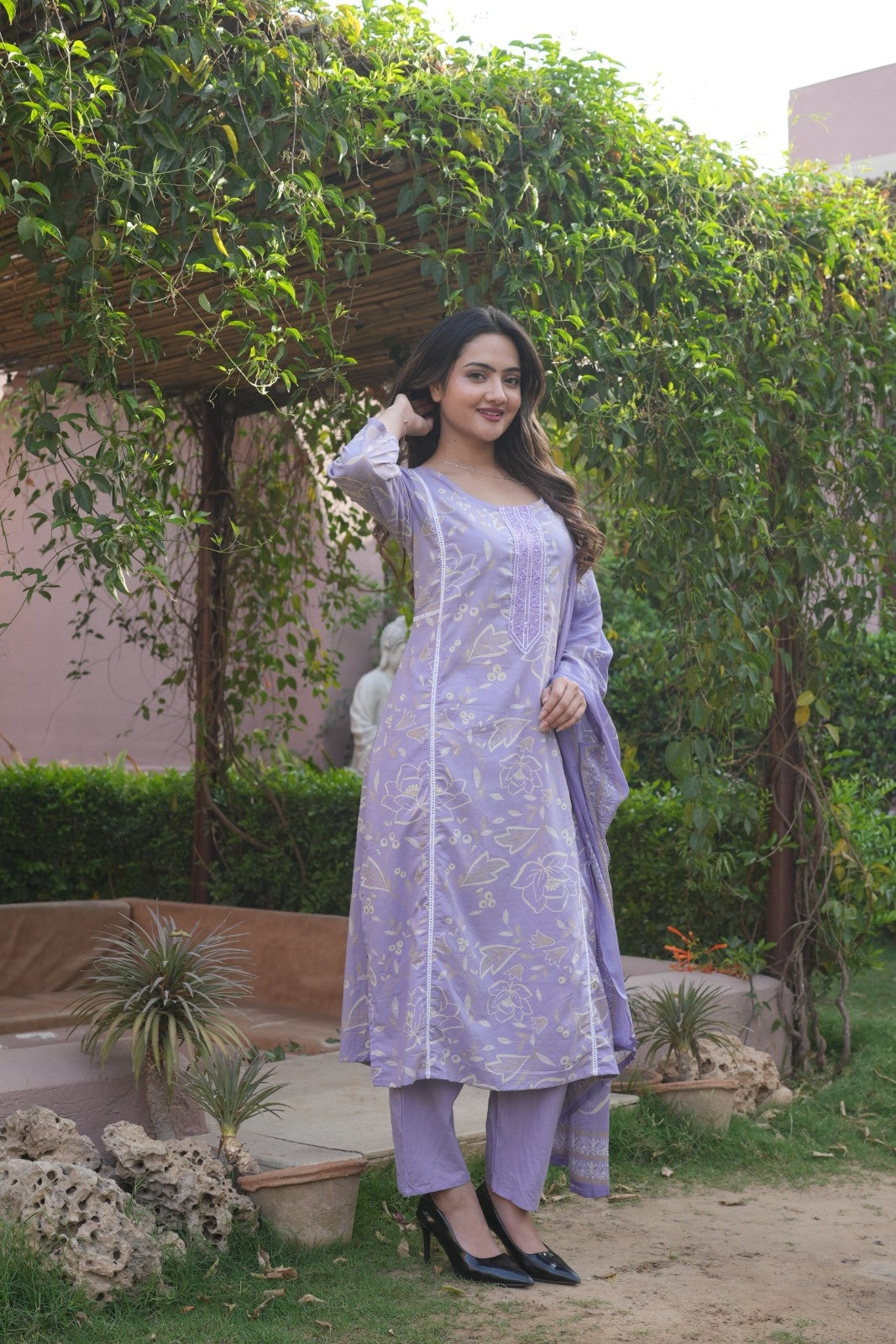 Lavender Floral Ethnic Set – Kurta, Pant & Dupatta