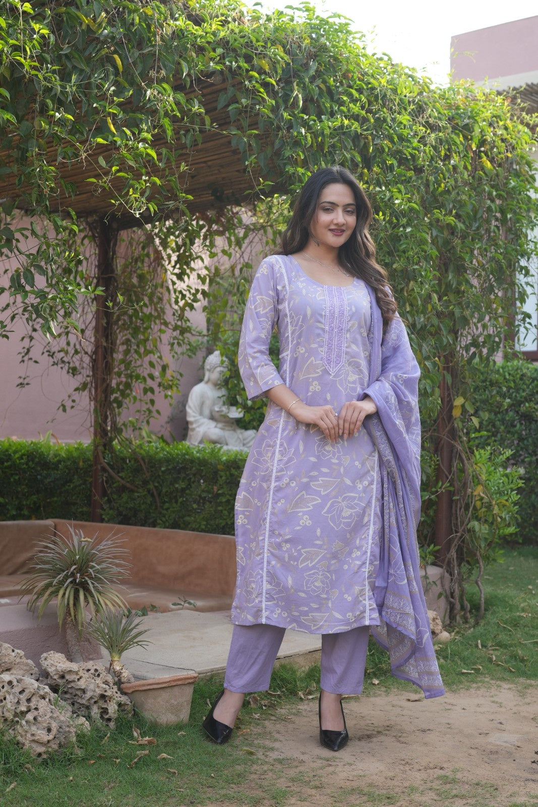 Lavender Floral Ethnic Set – Kurta, Pant & Dupatta