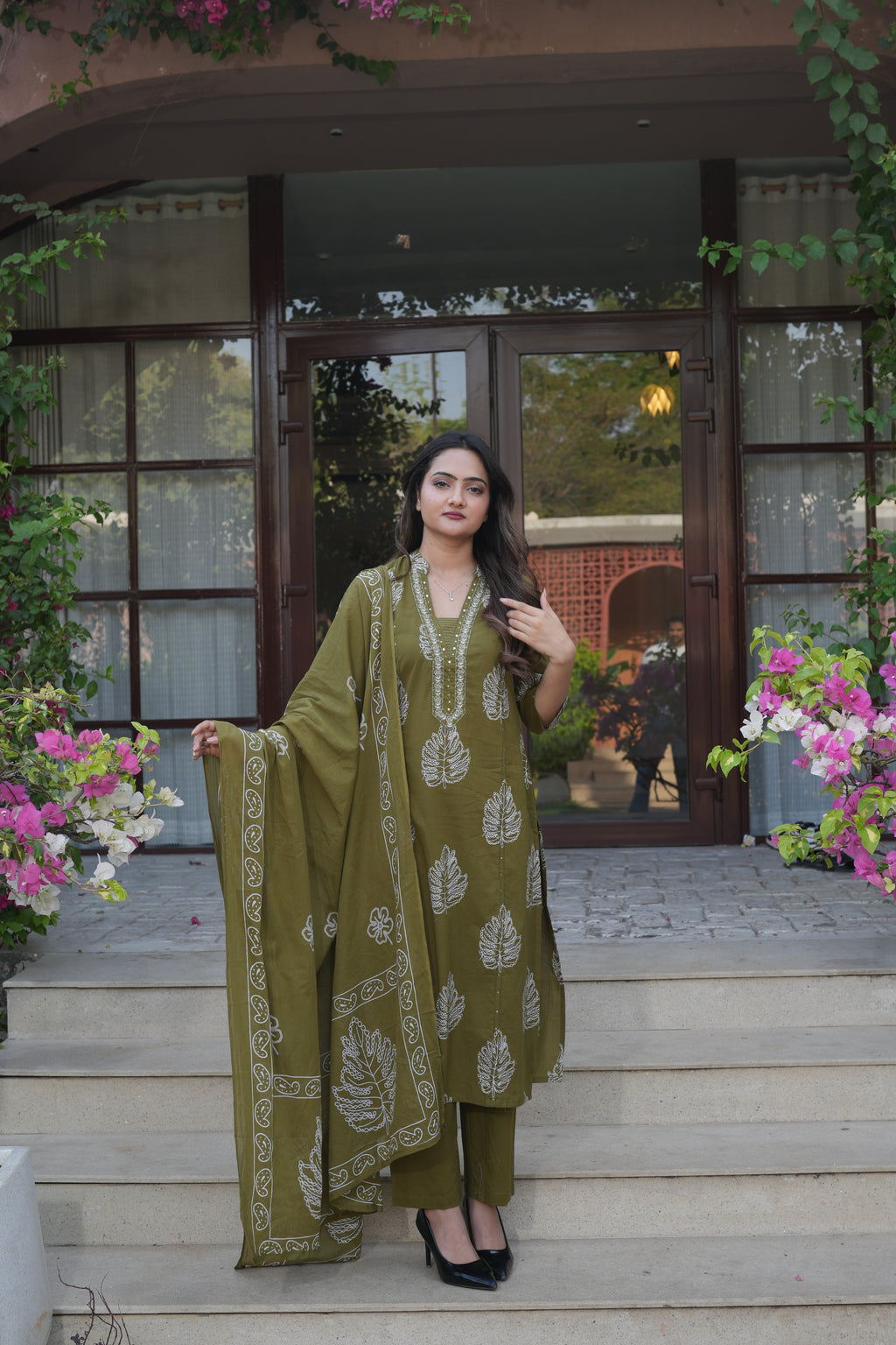Olive Green Printed Ethnic Set – Kurta, Pant & Dupatta