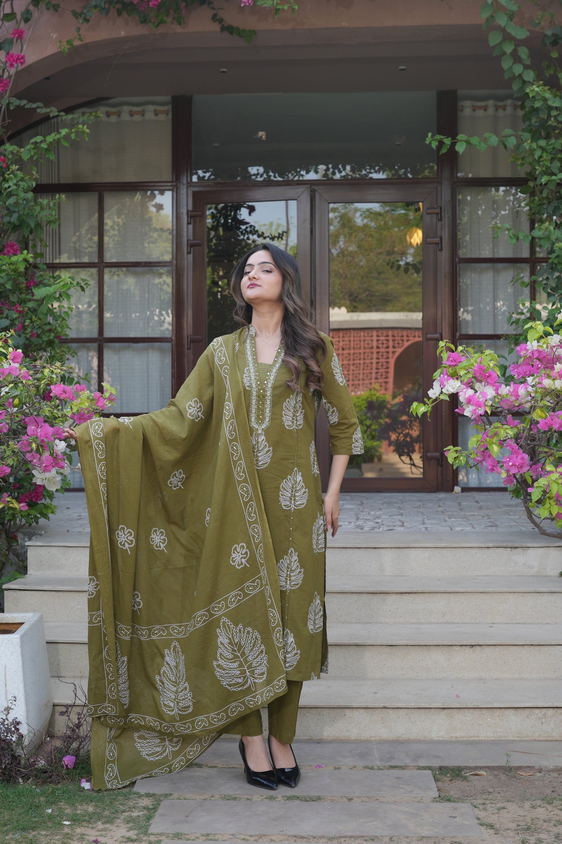 Olive Green Printed Ethnic Set – Kurta, Pant & Dupatta
