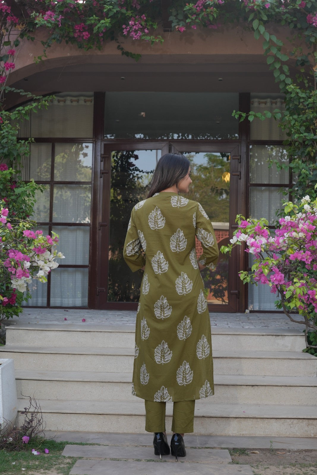 Olive Green Printed Ethnic Set – Kurta, Pant & Dupatta