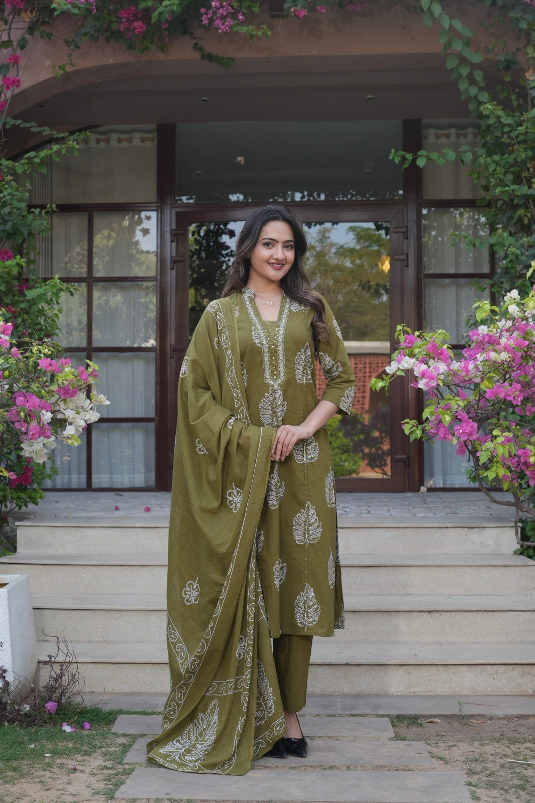 Olive Green Printed Ethnic Set – Kurta, Pant & Dupatta