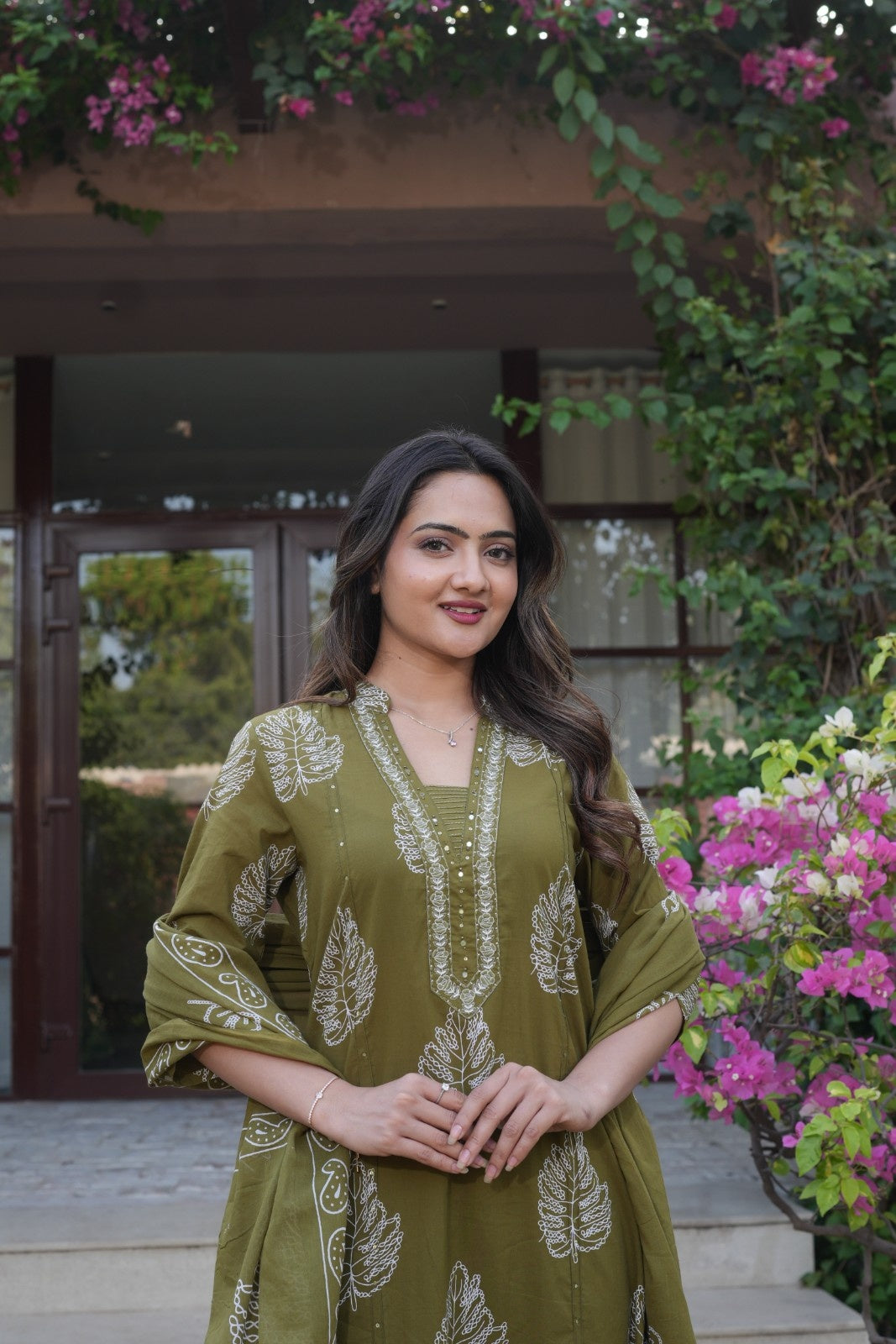 Olive Green Printed Ethnic Set – Kurta, Pant & Dupatta