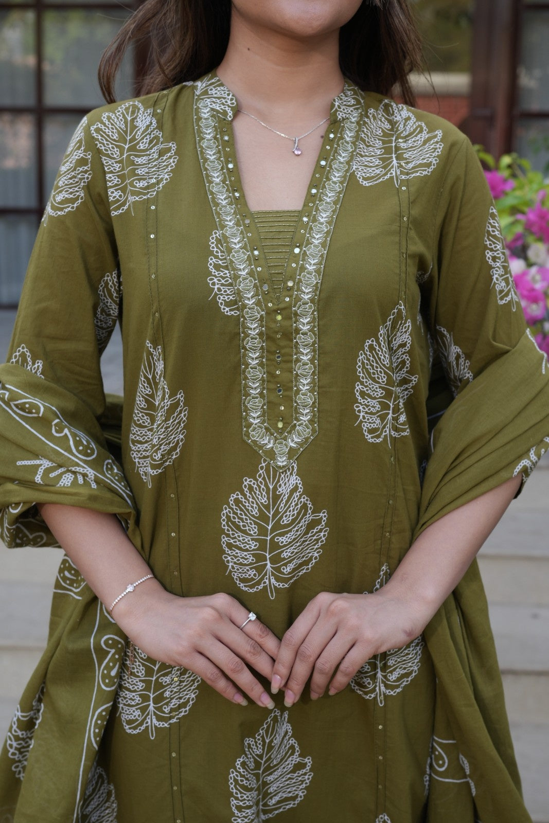 Olive Green Printed Ethnic Set – Kurta, Pant & Dupatta