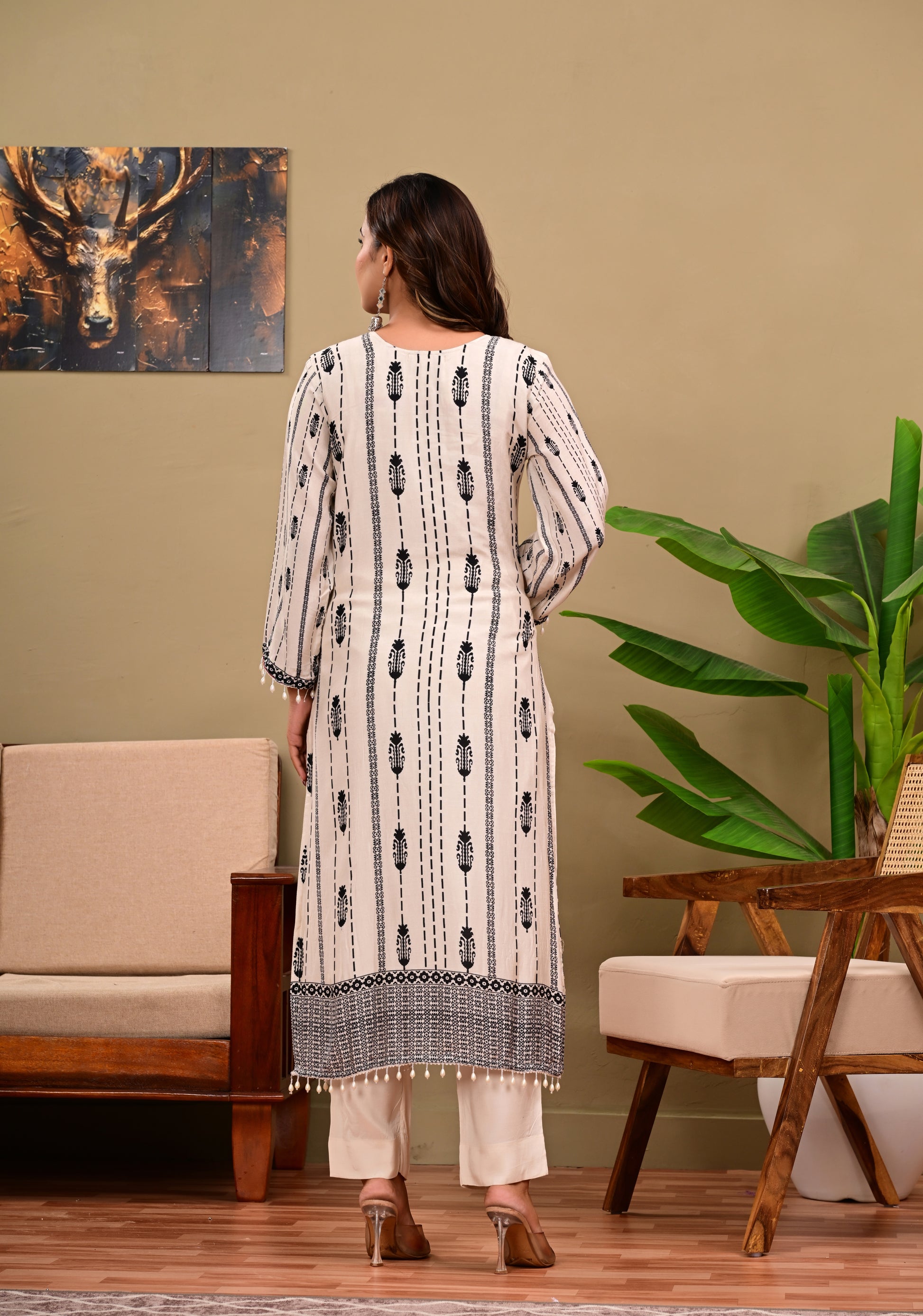 Mul Chanderi Pearl Work Suit Set